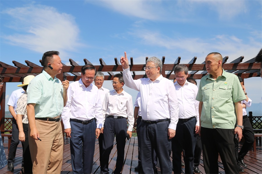 2024.06.23全國(guó)政協(xié)副主席、民盟中央常務(wù)副主席、中國(guó)科學(xué)院院士、清華大學(xué)副校長(zhǎng)王光謙蒞臨金徽股份視察.jpg