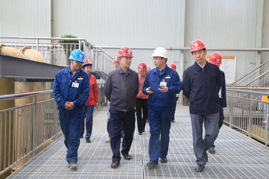 20-2016年5月，國(guó)家水利部原副部長(zhǎng)朱登銓一行蒞臨金徽股份調(diào)研項(xiàng)目建設(shè)工作。.jpg