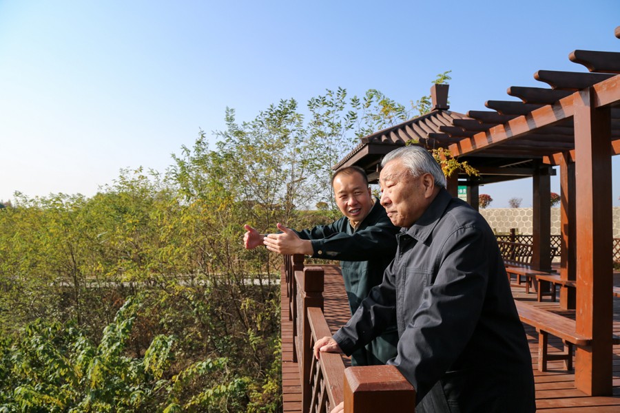21-2019年10月，國(guó)家水利部原副部長(zhǎng)王守強(qiáng)參觀金徽股份時(shí)盛贊：金徽股份是綠色礦山、文明礦山、美麗礦山。.jpg
