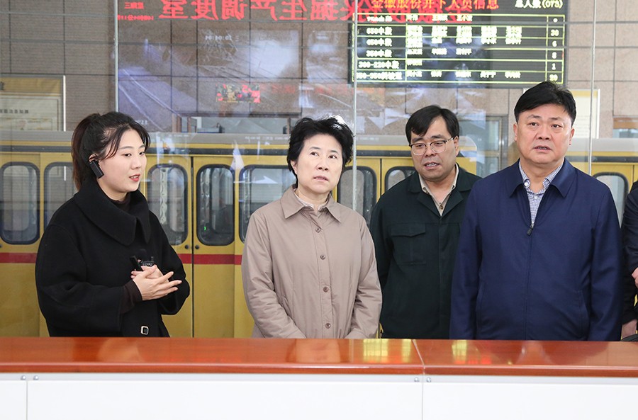 36-2023年3月，省生態(tài)環(huán)境廳黨組書記蘇君蒞臨金徽股份調(diào)研綠色礦山及“兩山”實(shí)踐創(chuàng)新基地建設(shè)情況。.jpg