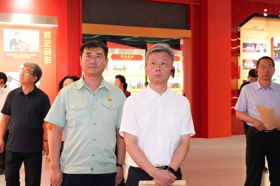 2024.06.23全國(guó)政協(xié)委員、省政協(xié)副主席、民盟甘肅省委會(huì)主委劉仲奎蒞臨金徽股份調(diào)研.jpg