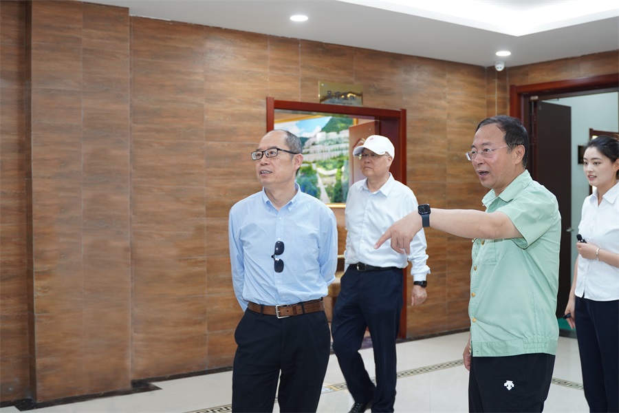 2024.06.23重慶市政協(xié)副主席、民盟市委會(huì)主委杜惠平蒞臨金徽股份調(diào)研.jpg